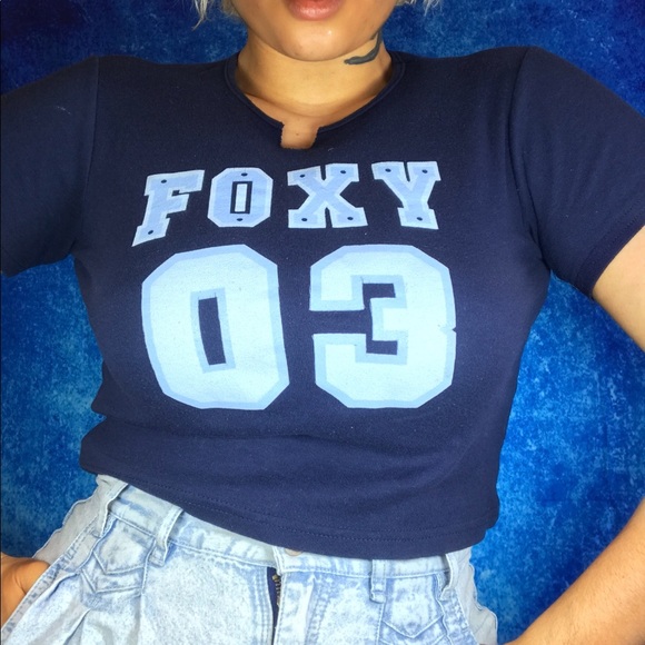 Foxy Cropped Top - Picture 2 of 4